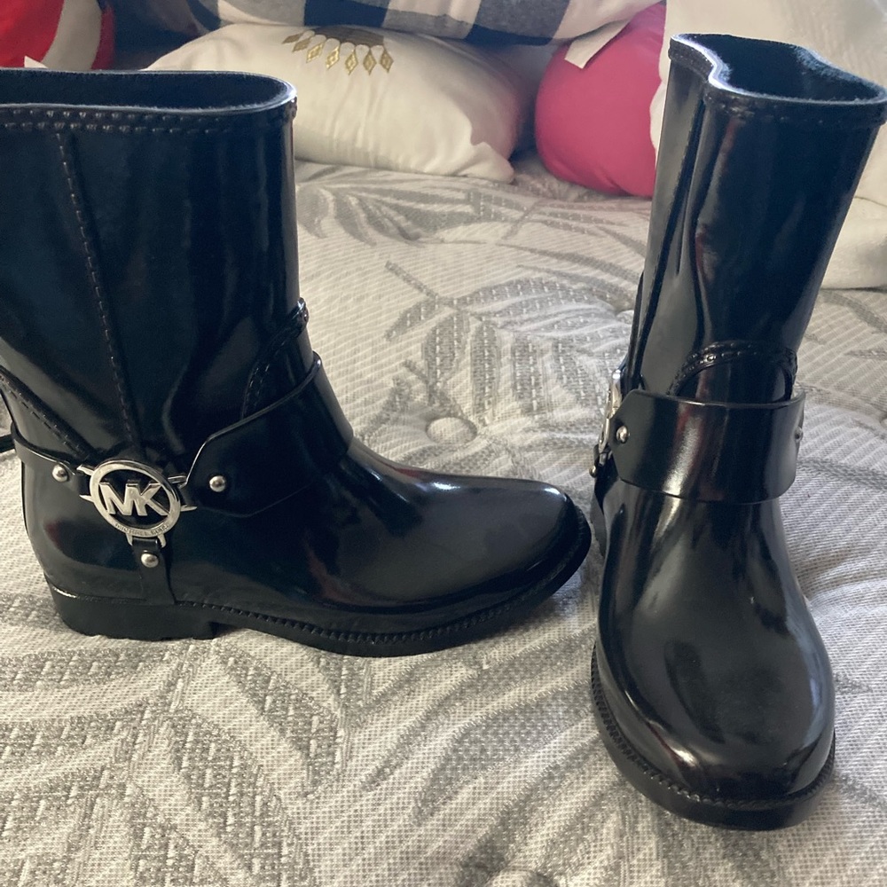 Michael kors rain boots
